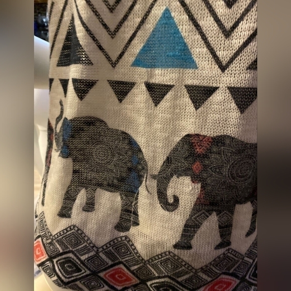 Gaze ivory elephant thin knit tank - Picture 3 of 5